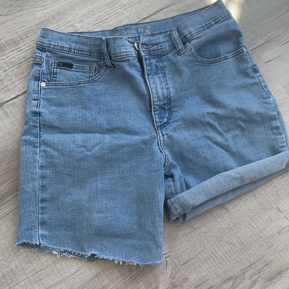 Lee Light Wash Jean Shorts - Picture 9 of 10